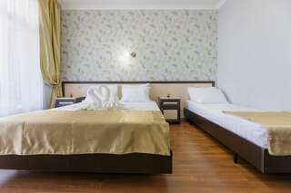 Гостиница Атлас Витязево Классический трехместный номер-3