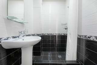 Гостиница Атлас Витязево Стандартный трехместный номер-3